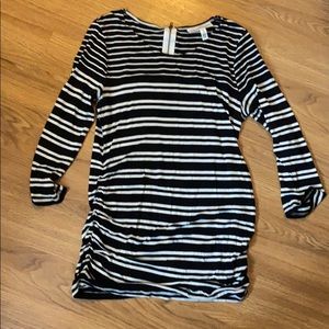 Jessica Simpson maternity top